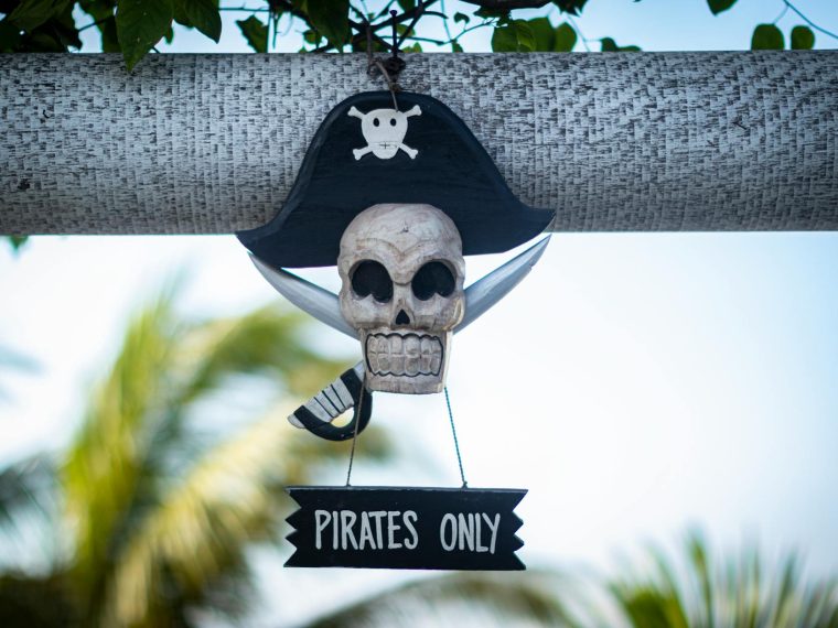 Films de la série Pirates des Caraïbes : Découvrez l’univers épique et les secrets de la saga maritime