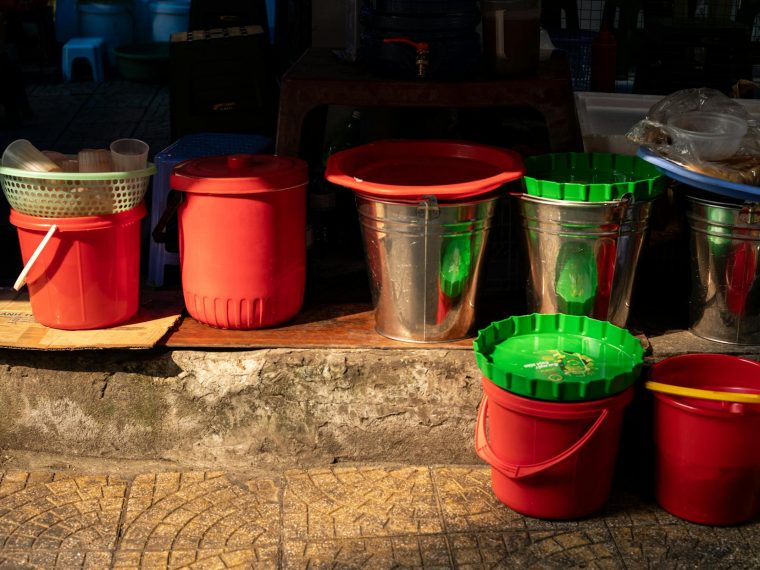 Lot de seau en plastique : Idéal pour le rangement et la décoration à petit prix !