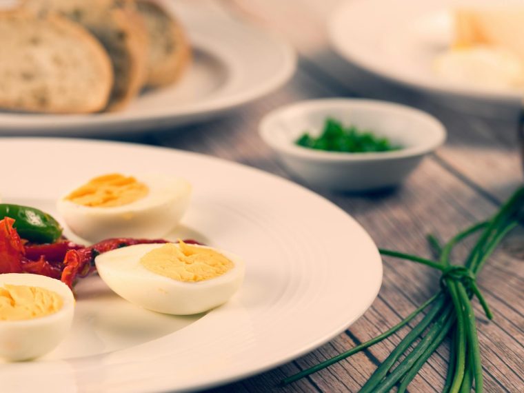 Temps de cuisson des oeufs dur : Découvrez la méthode parfaite pour des oeufs bien cuits !